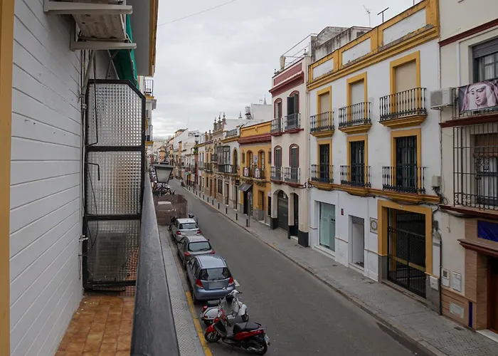 3 Bedroom Apartment In The Heart Of Triana